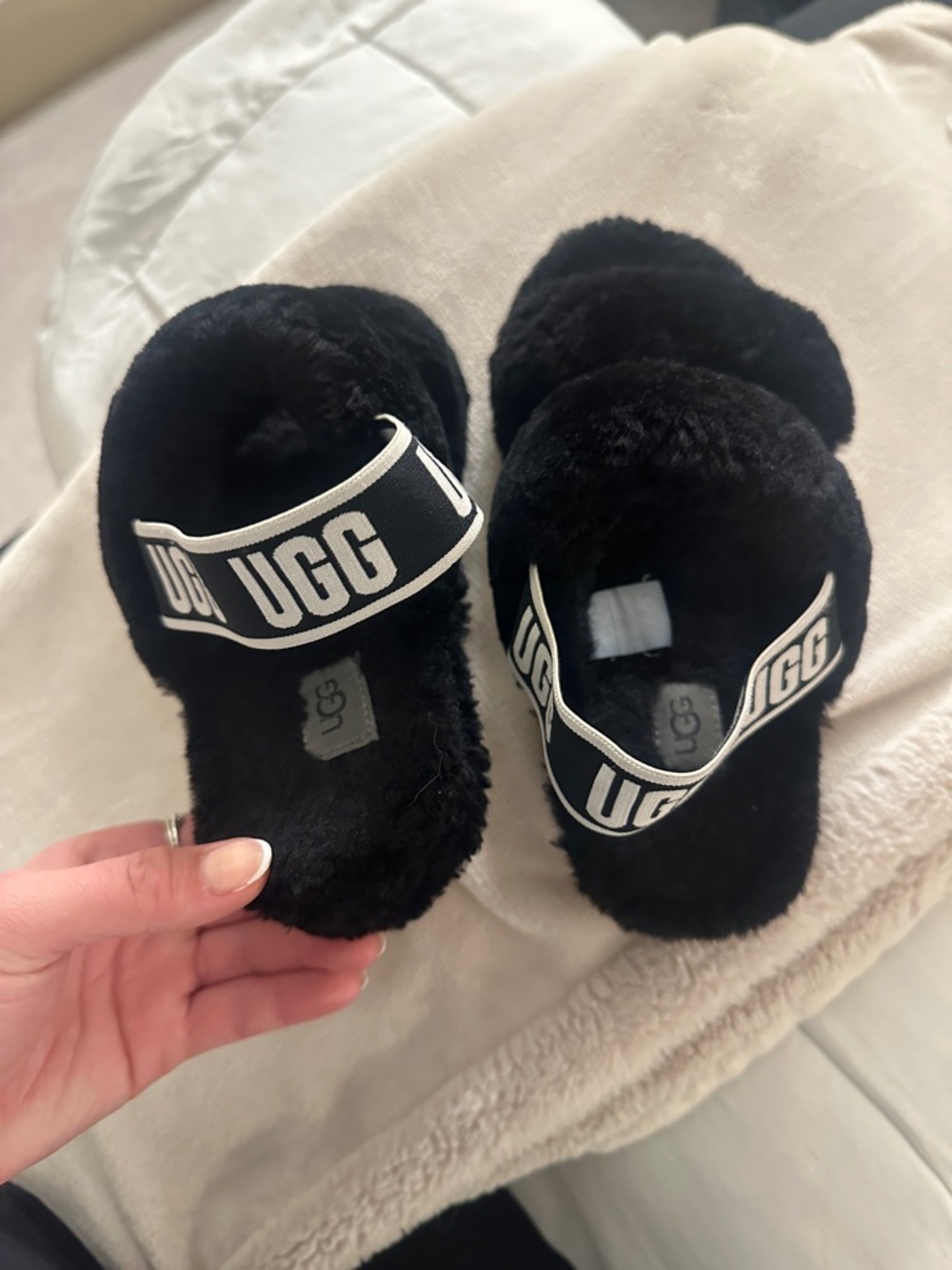 UGG Slippers - Picture 3 of 4